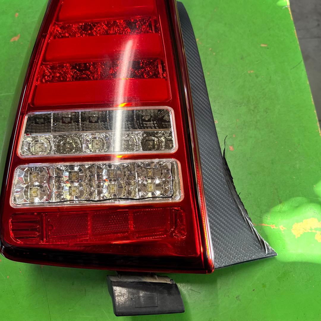 トヨタ　プリウス30 前期SONAR テールランプテールライト左右セット中古品