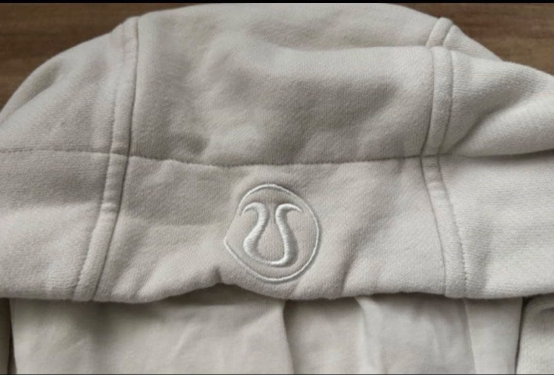 【Lululemon】Scuba フルジップクロップ フーディー　サイズ4