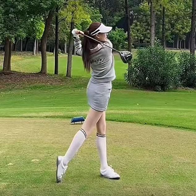 ●●グレー・ゴルフセットアップ●●ハーフジップトップス・インパン付きスカート