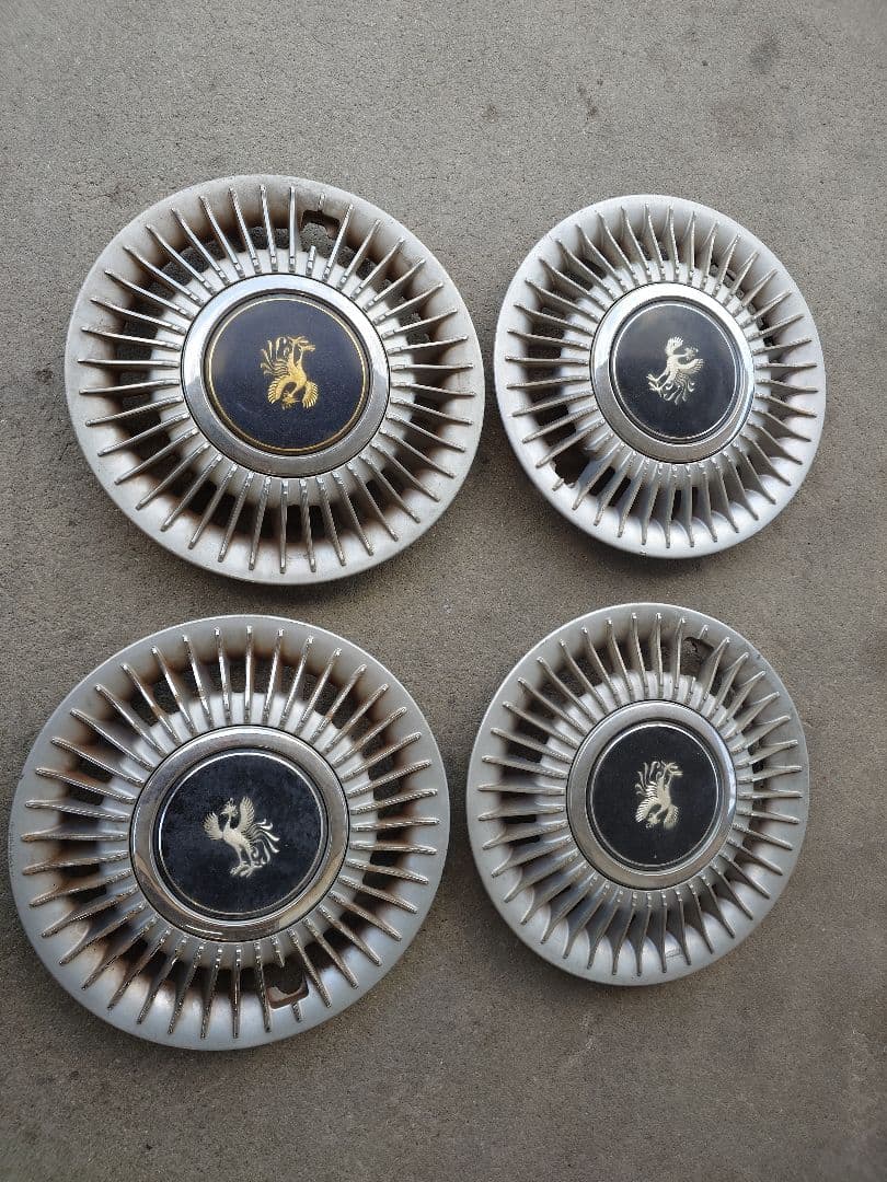 センチュリー　ホイールキャップ