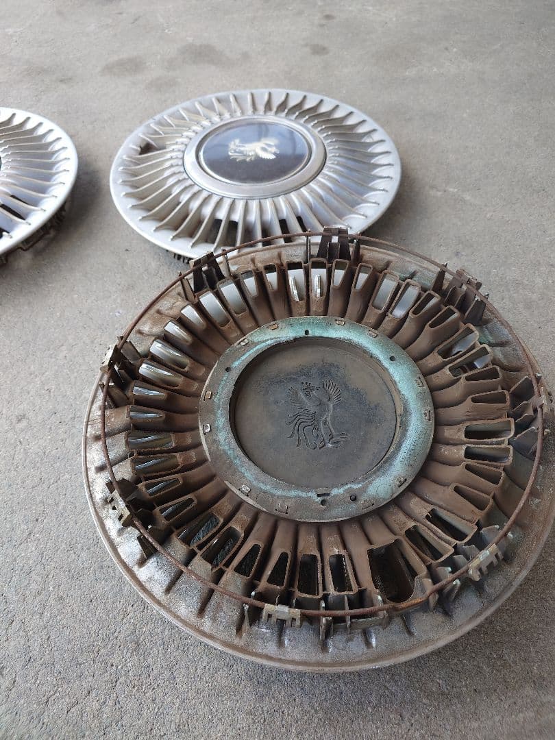 センチュリー　ホイールキャップ