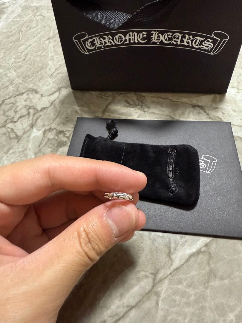 クロムハーツ Hoop Scroll Tiny ピアス M.M