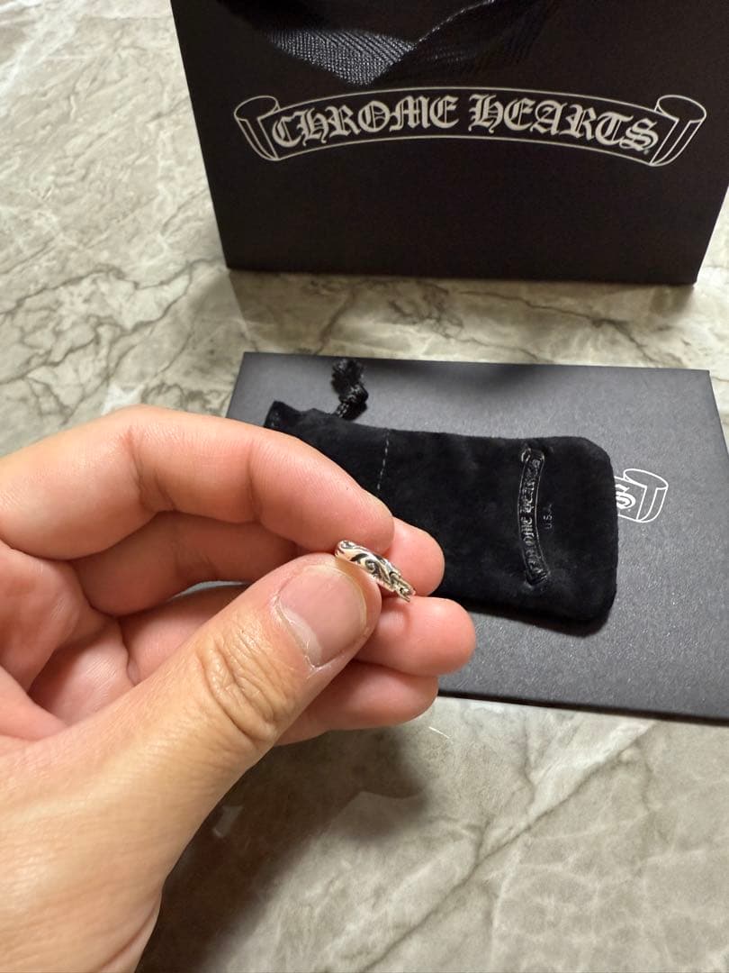 クロムハーツ Hoop Scroll Tiny ピアス M.M