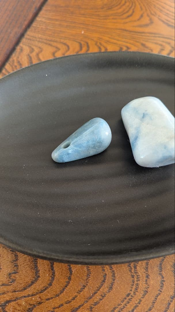 糸魚川コン沢産翡翠　マウスペンダント