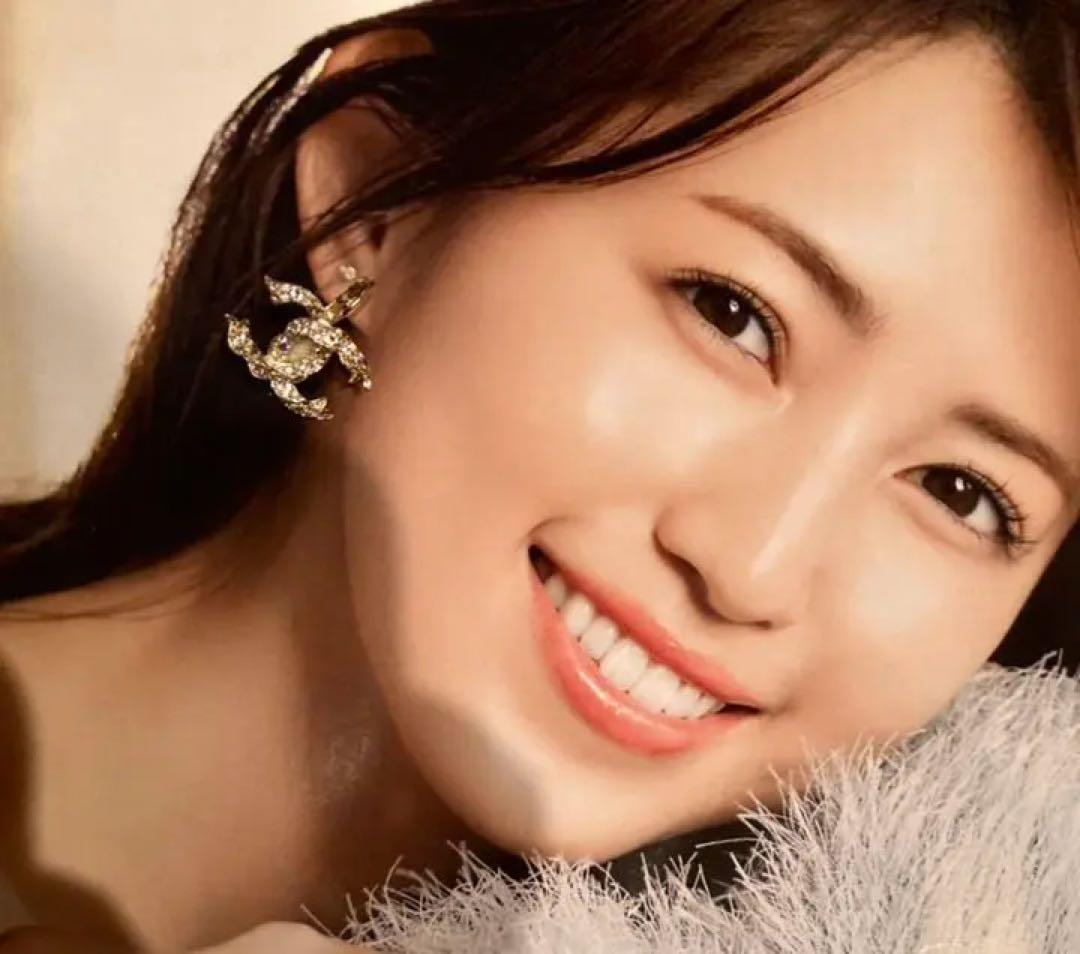 シャネル❤️2018xmas限定❤️3Dリボンロゴ❤️揺れるピアス