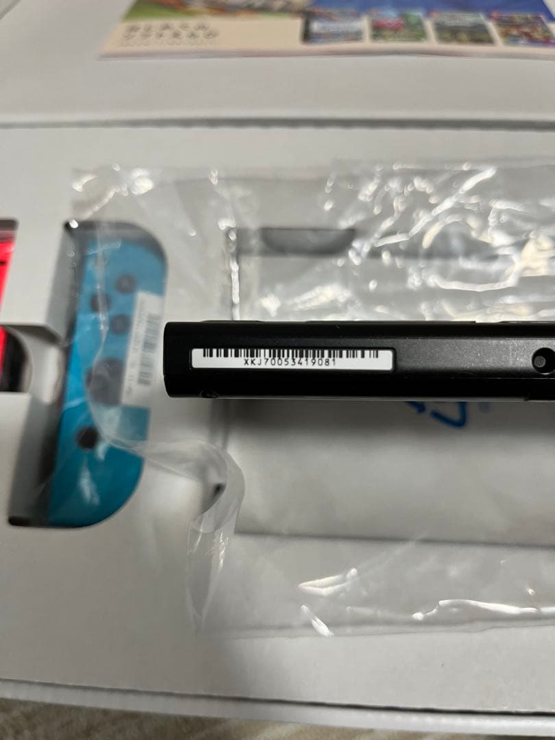 【美品】2020年製 Nintendo Switch 本体 &キャリーケース