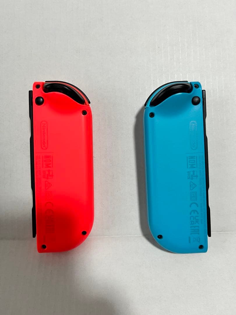 【美品】2020年製 Nintendo Switch 本体 &キャリーケース