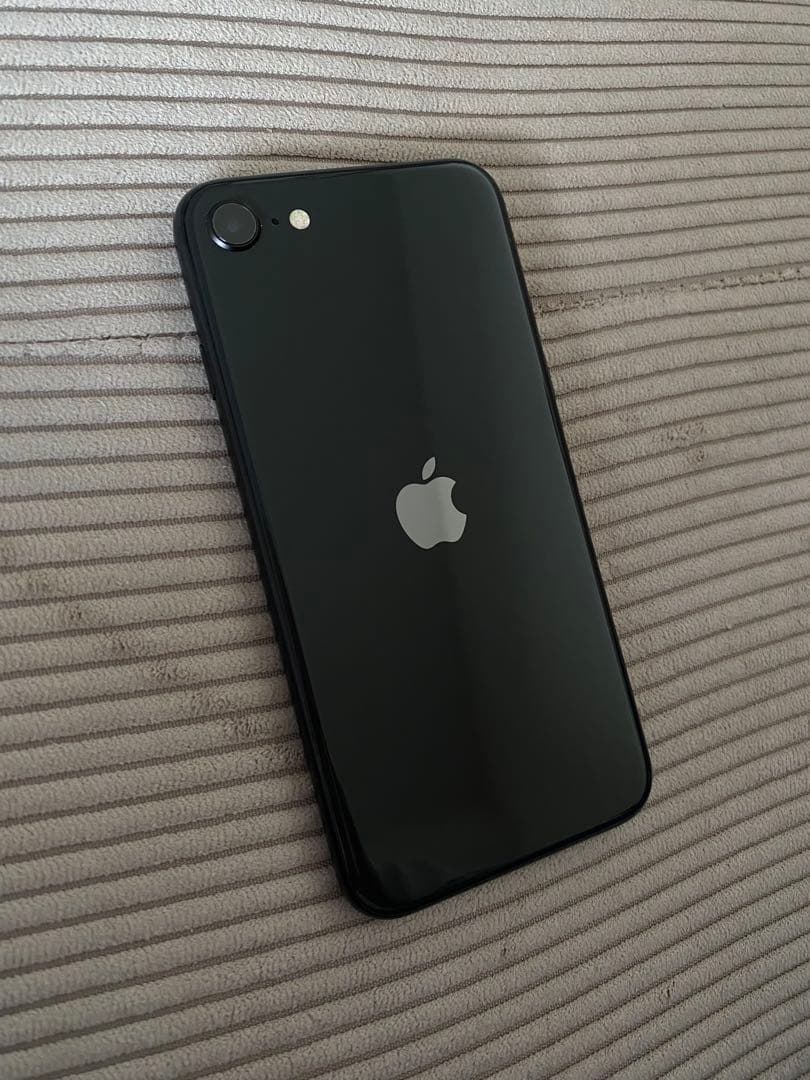 Apple iPhone 7 ブラック 本体 USBケーブル付き