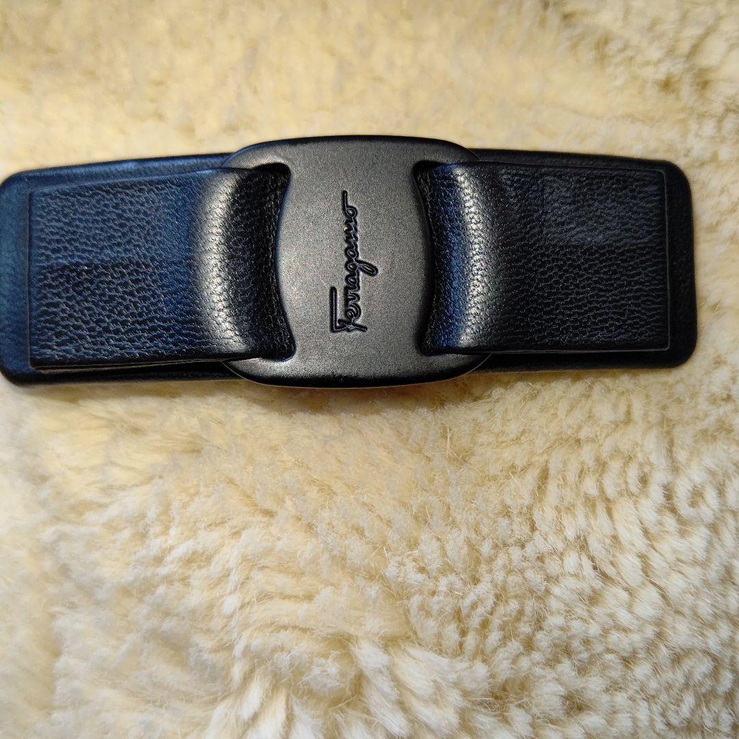 【Salvatore Ferragamo】黒のレザーバレッタ