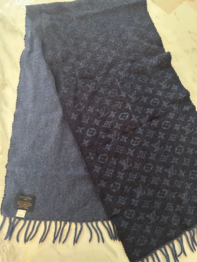 LOUIS VUITTON モノグラム　ダークブルー マフラー