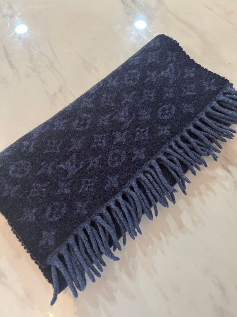 LOUIS VUITTON モノグラム　ダークブルー マフラー