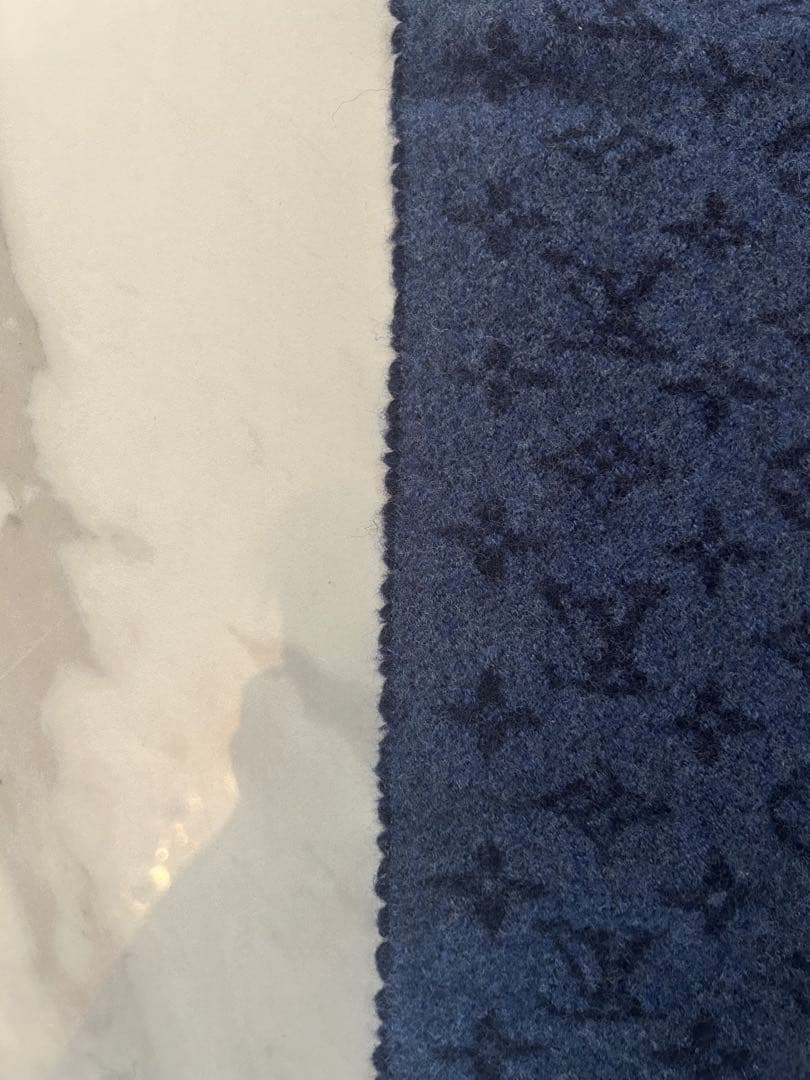 LOUIS VUITTON モノグラム　ダークブルー マフラー