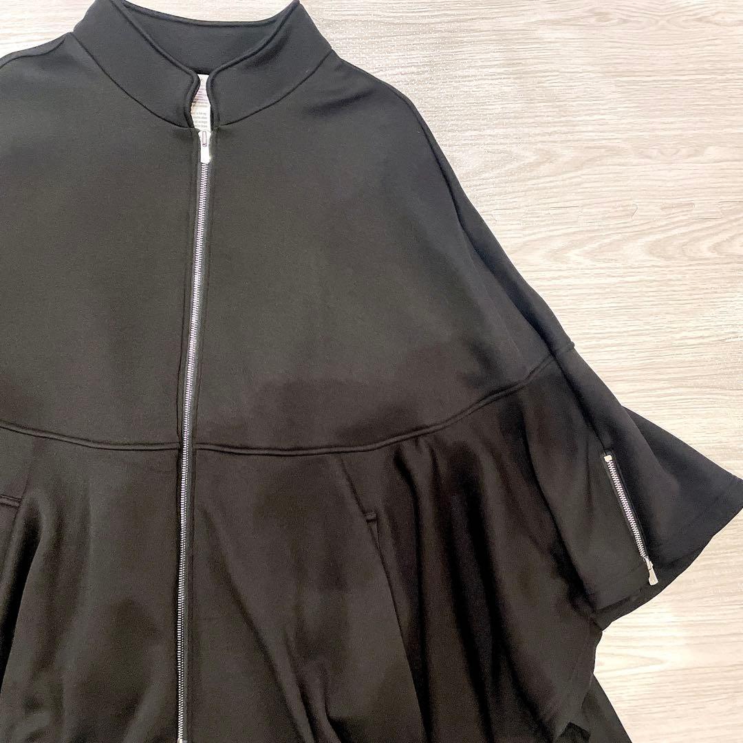 AKKO Sov. ソブ ポンチョ コート　アウター　ジャケット ダウン