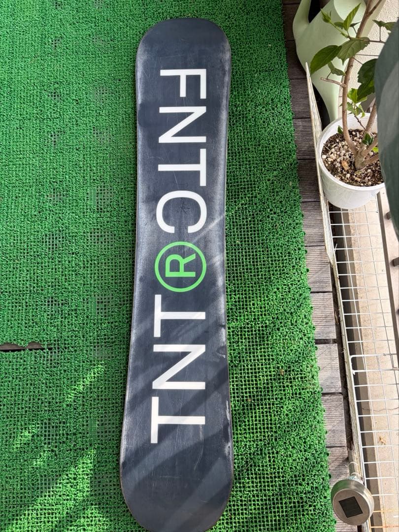 FNTC TNT 139cm スノーボード
