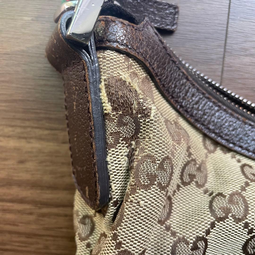 GUCCI ベージュキャンバスショルダーバッグ