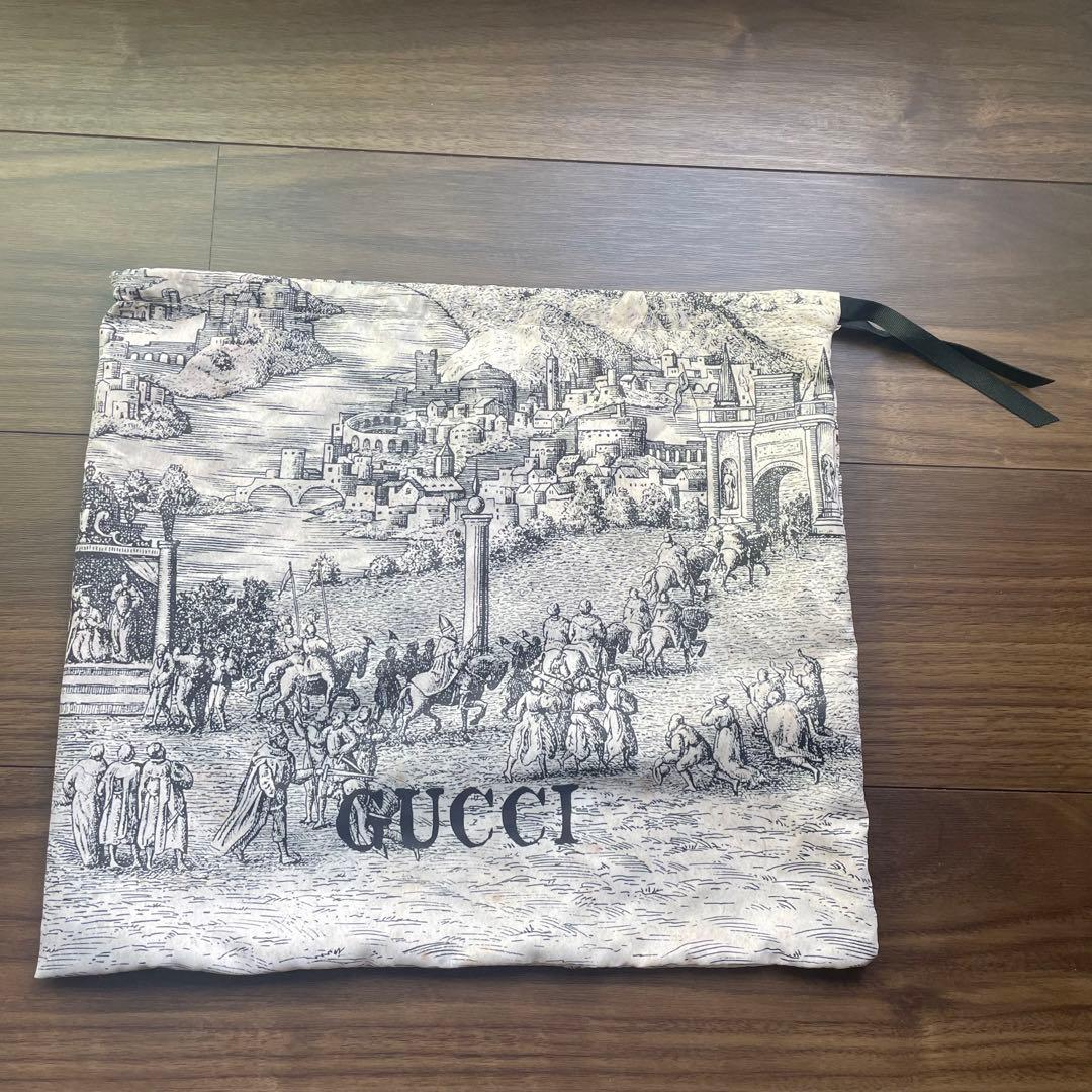 GUCCI ベージュキャンバスショルダーバッグ