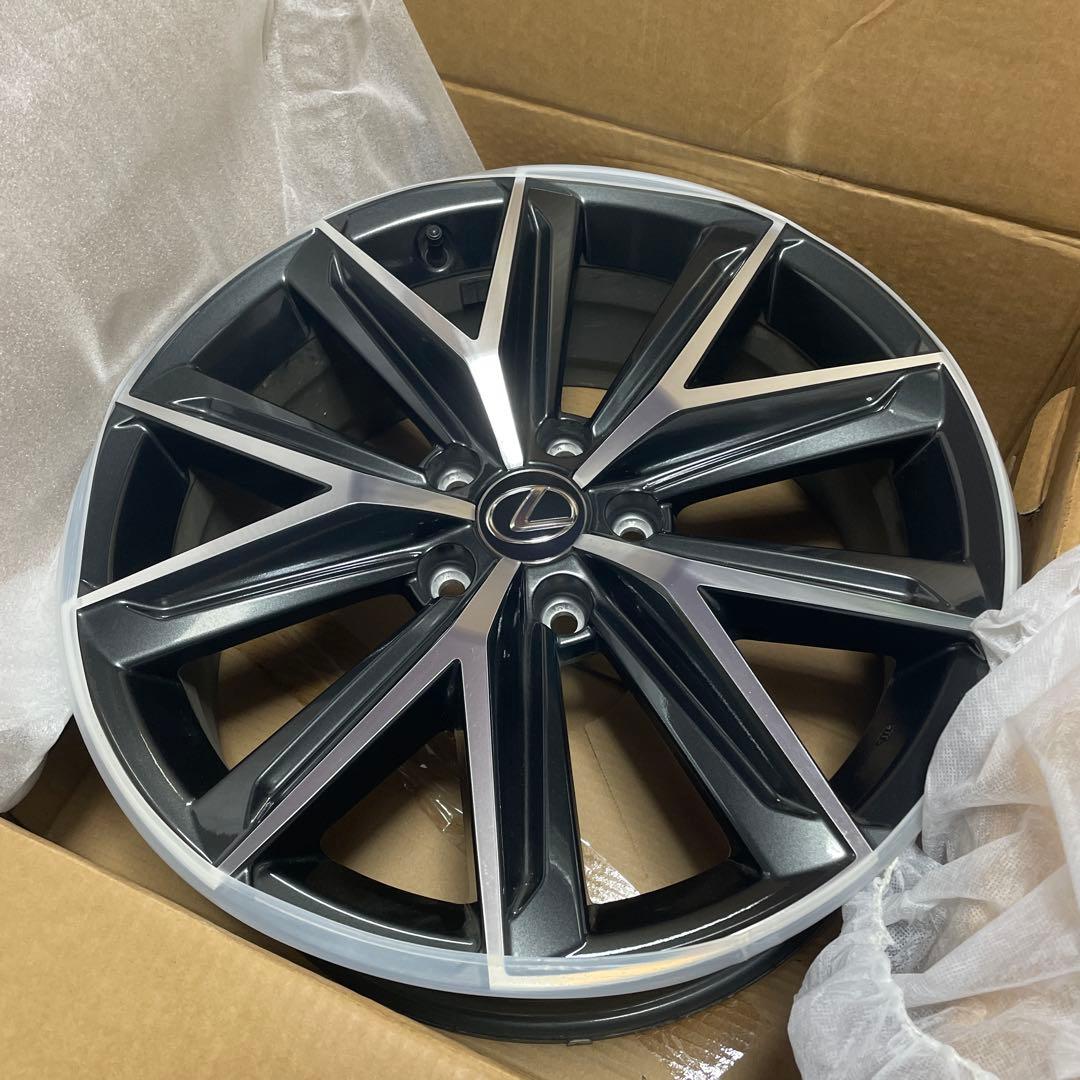新車外しLexus LBXクール18インチ ホイール 送料込みのお値引き価格‼️