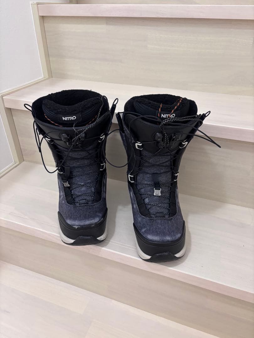 NITRO 女性用 スノーボードブーツ ブラック/グレー