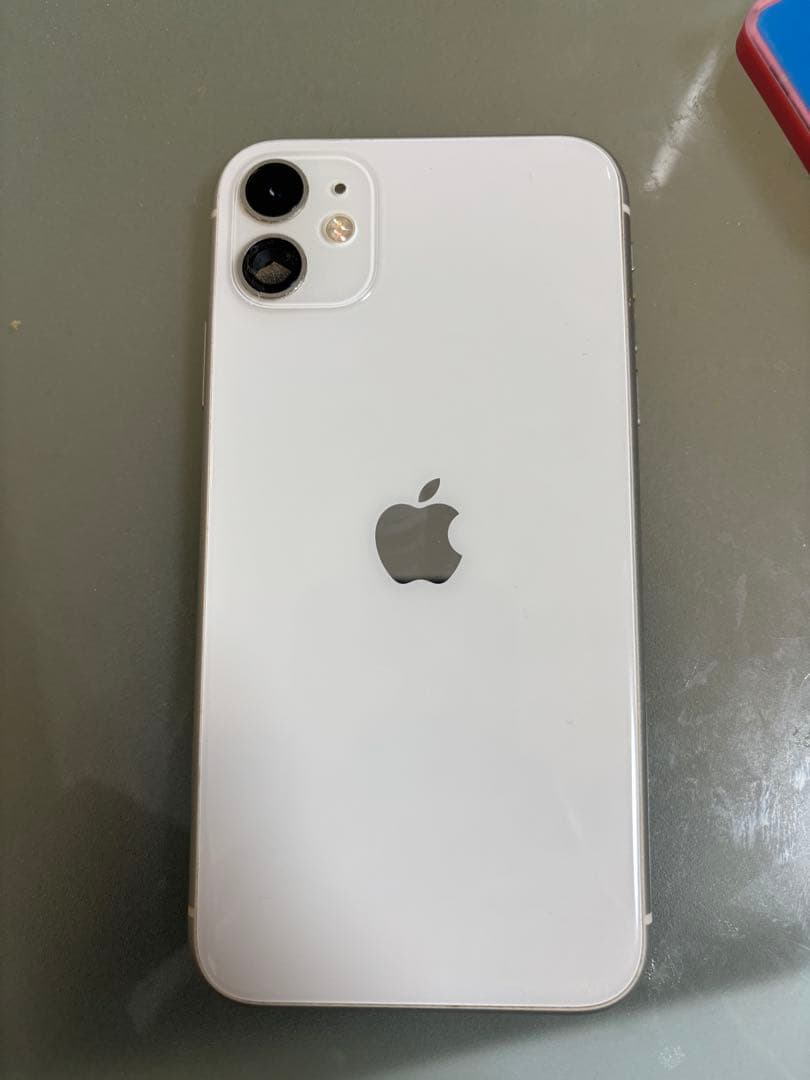 Apple iPhone 11 ホワイト 本体　ジャンク品