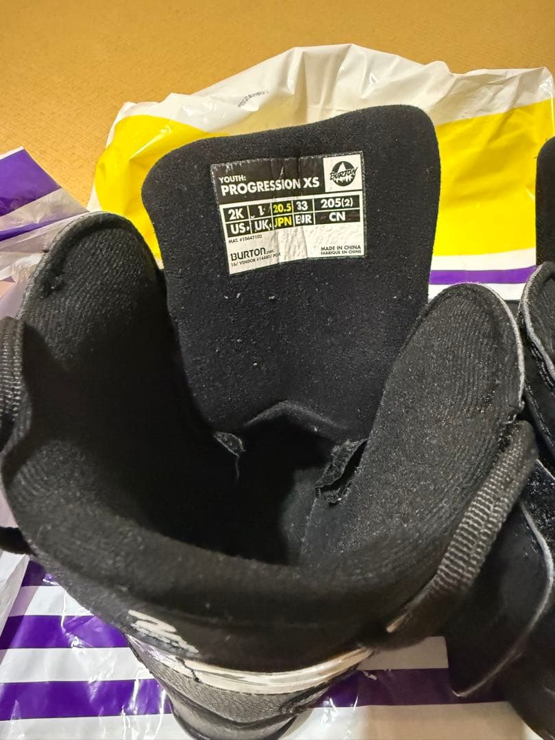 Burton kidsスノーボードセット（ボード120cm、ブーツ20.5cm）