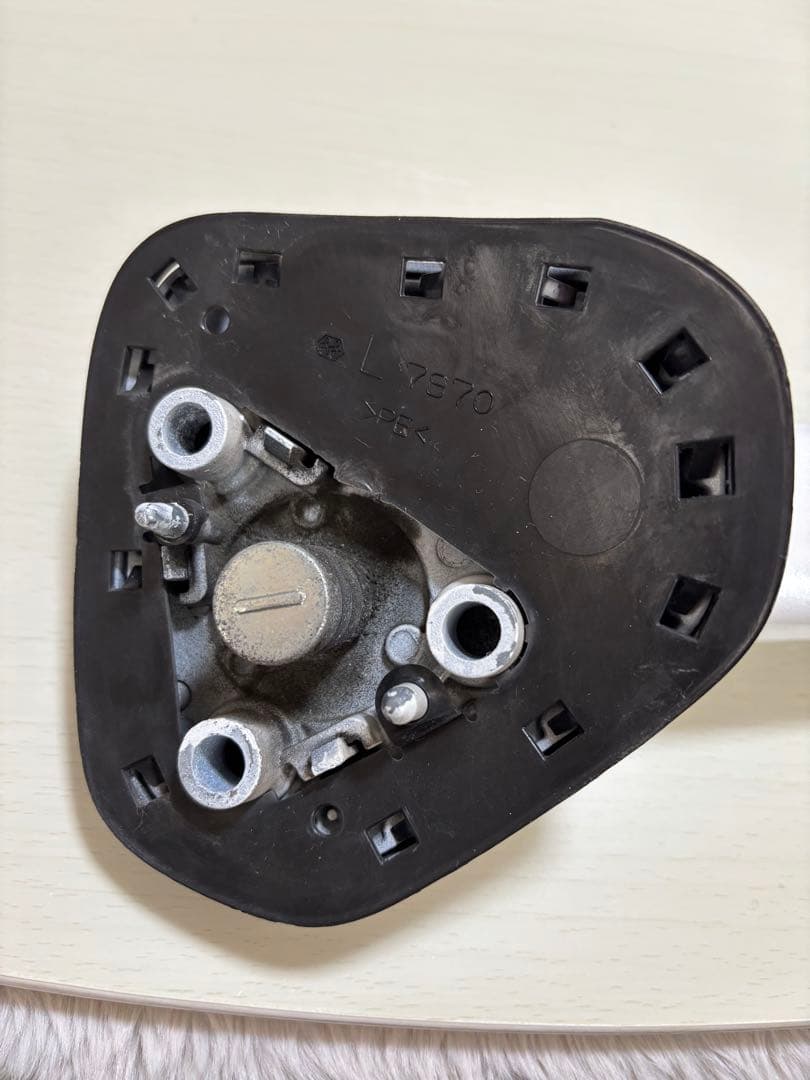 ハイエースワゴン　純正ガッツミラーのみ同色塗装パールホワイト070