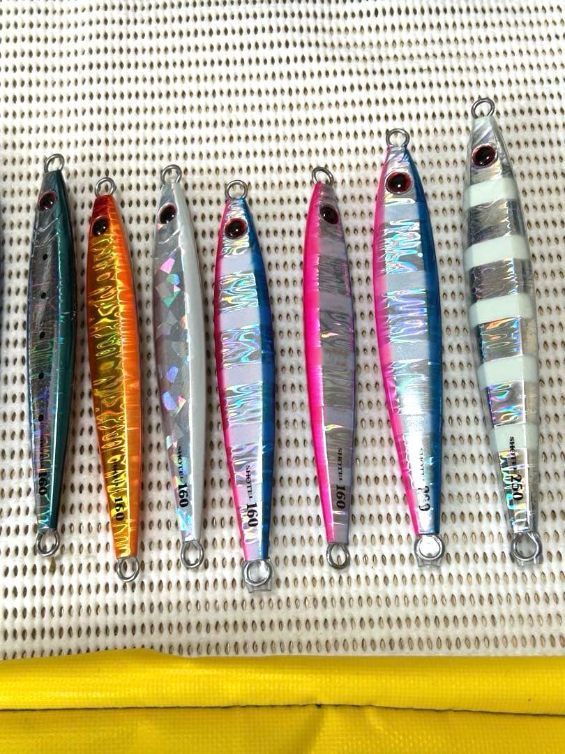 シャウト　ショーテル、イッセイ、ネコメタル