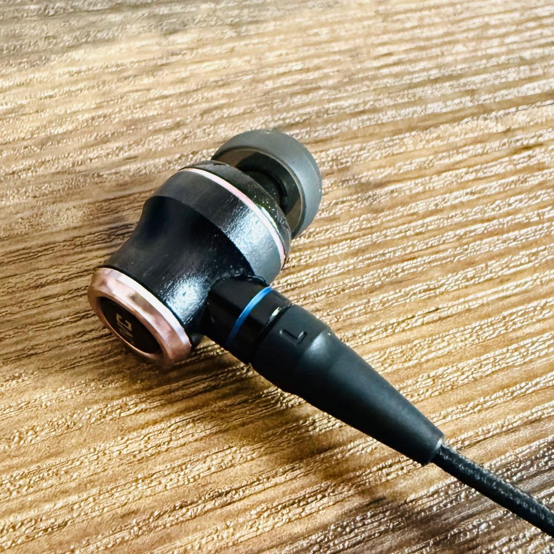 迅速発送！高級高音質リケーブルイヤホンJVC CLASS-S HA-FW01