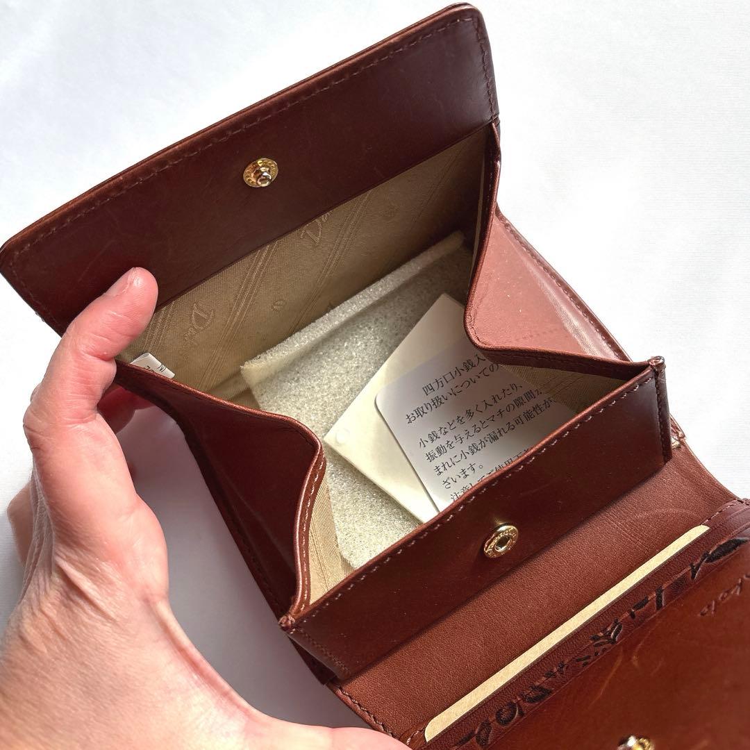 【美品】DAKOTA ダコタ ミモザ ボタニカル柄型押し二つ折り財布 ブラウン