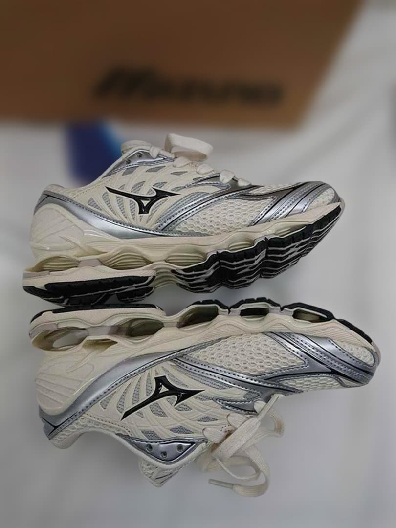 ♡ミズノ Mizuno ウェーブプロフェシー スニーカー 24.0cm