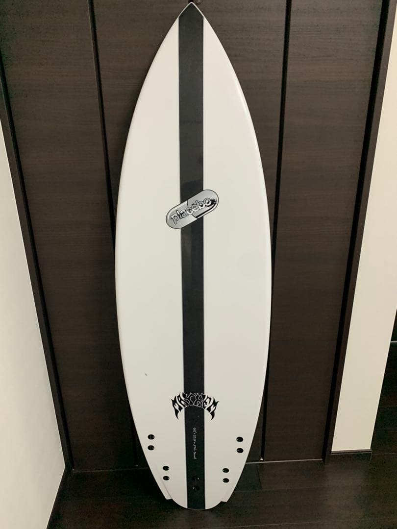 PLACEBO プレセボ　タブレット　サーフボード　フィン付き