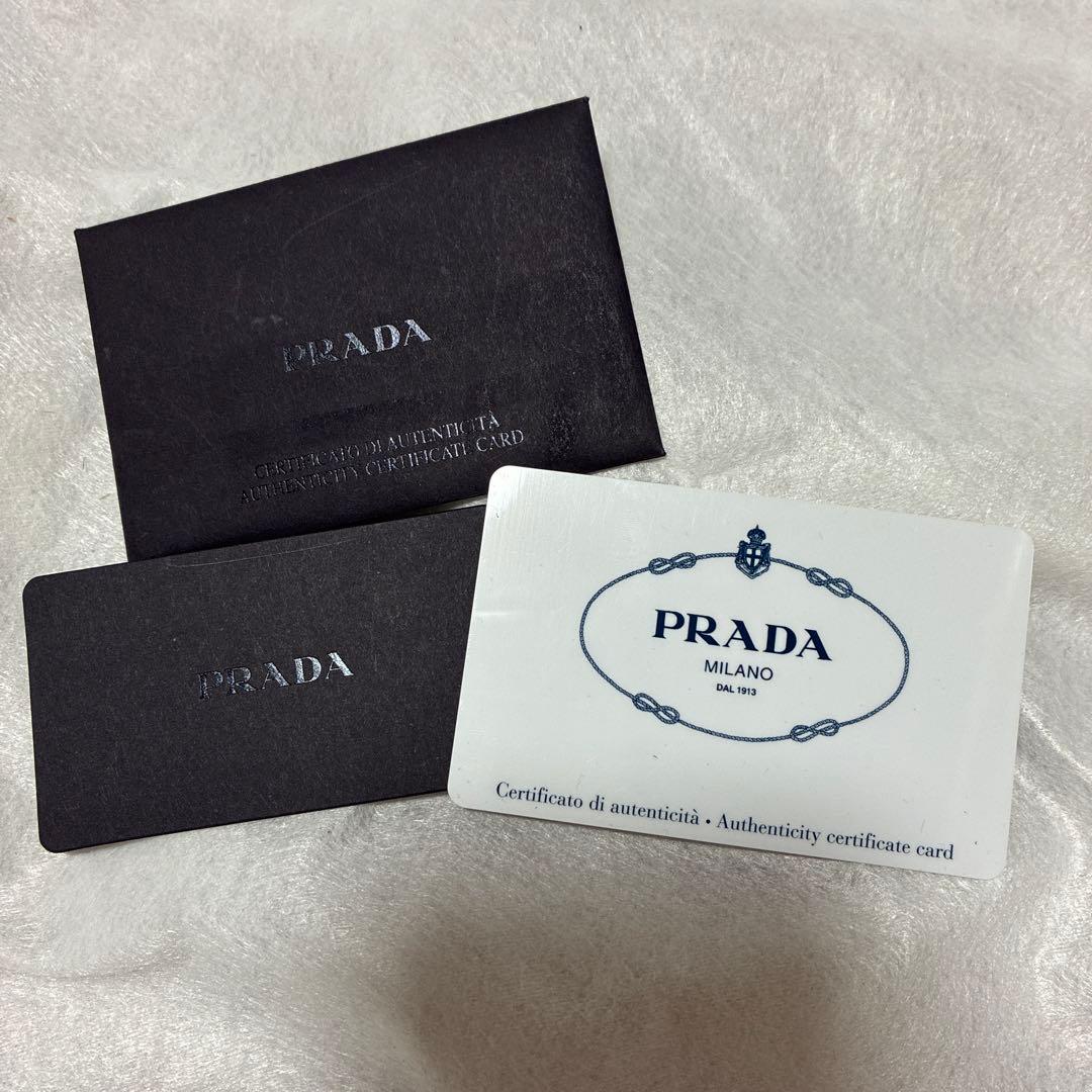 832PRADA 財布