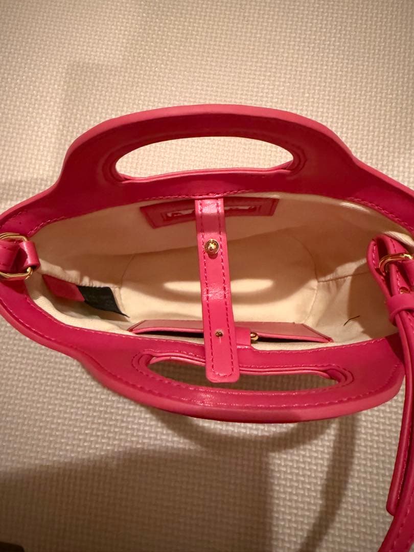 美品❣️MARNI ピンク　かごバッグ