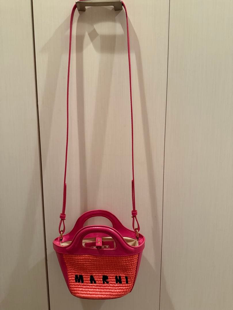 美品❣️MARNI ピンク　かごバッグ