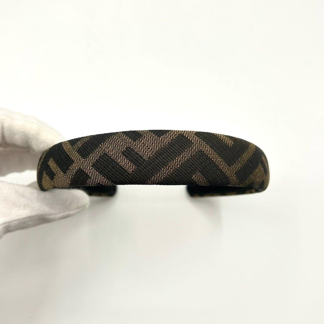 【極美品】フェンディ カチューシャ ズッカ柄 FFロゴ ブラウン 黒 キャンバス