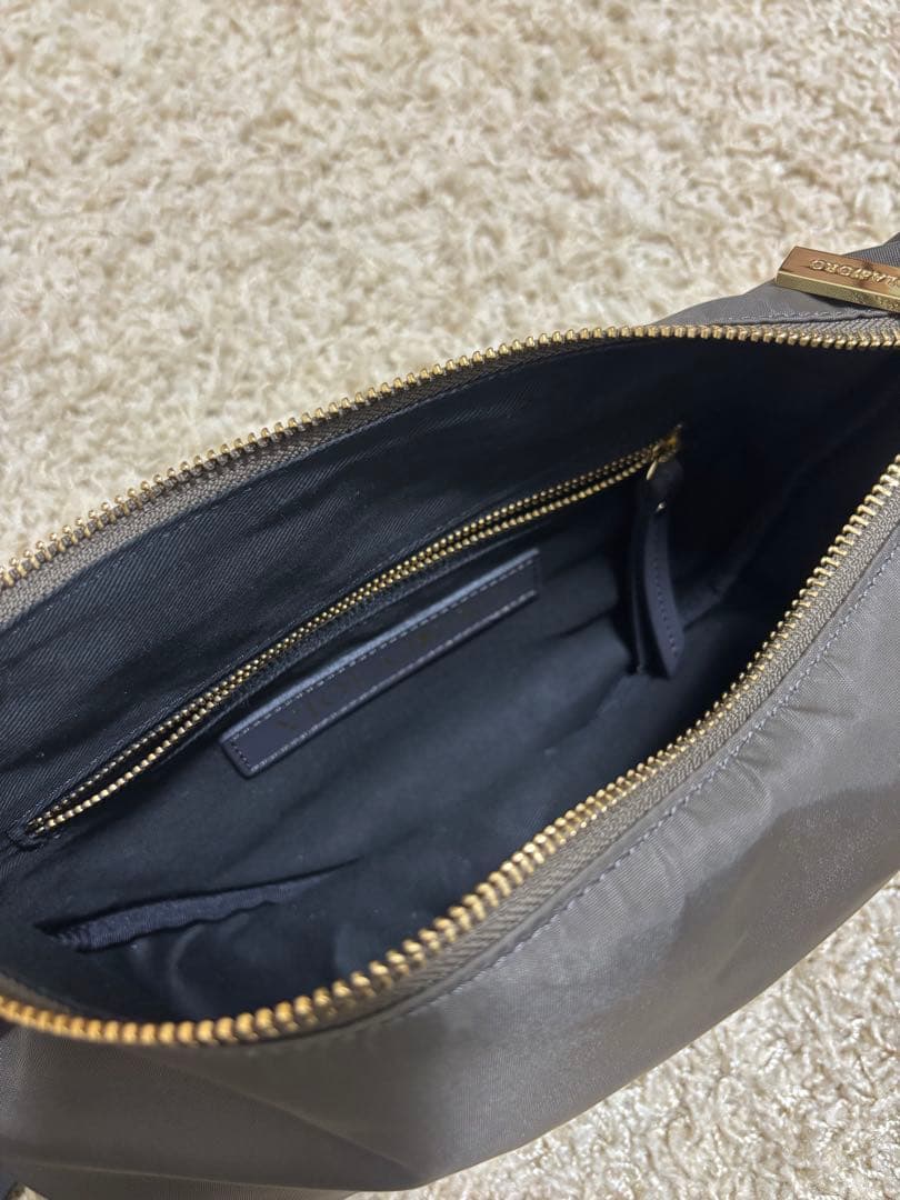 ヴィオラドーロ ボディバッグ レディース カーキ