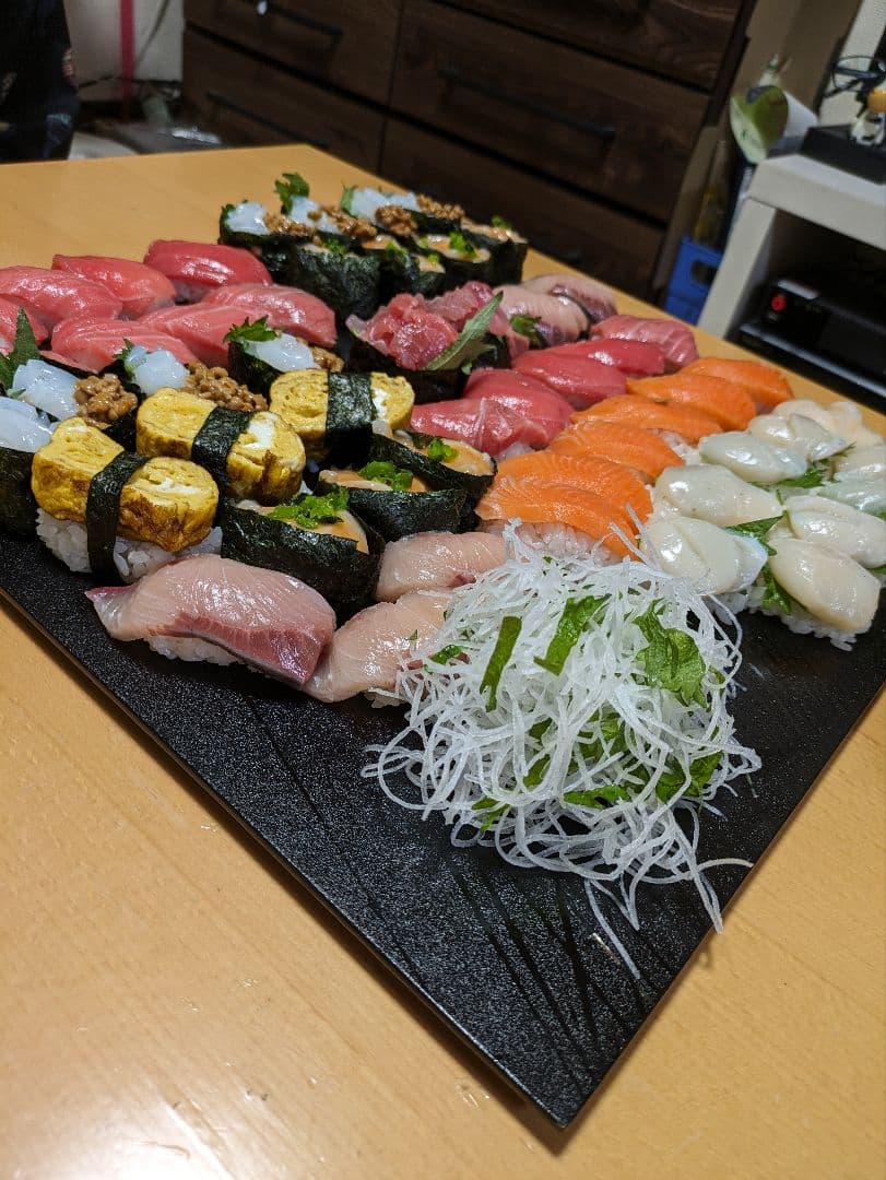 源右衛門窯　緑彩葡萄絵角皿