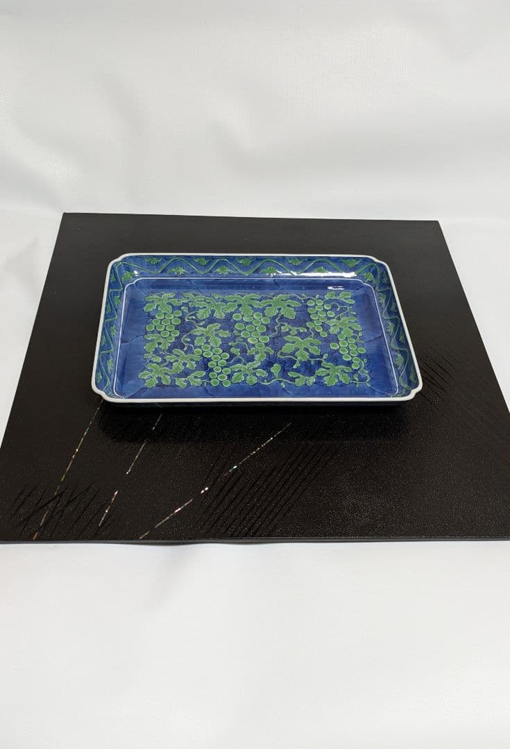 源右衛門窯　緑彩葡萄絵角皿