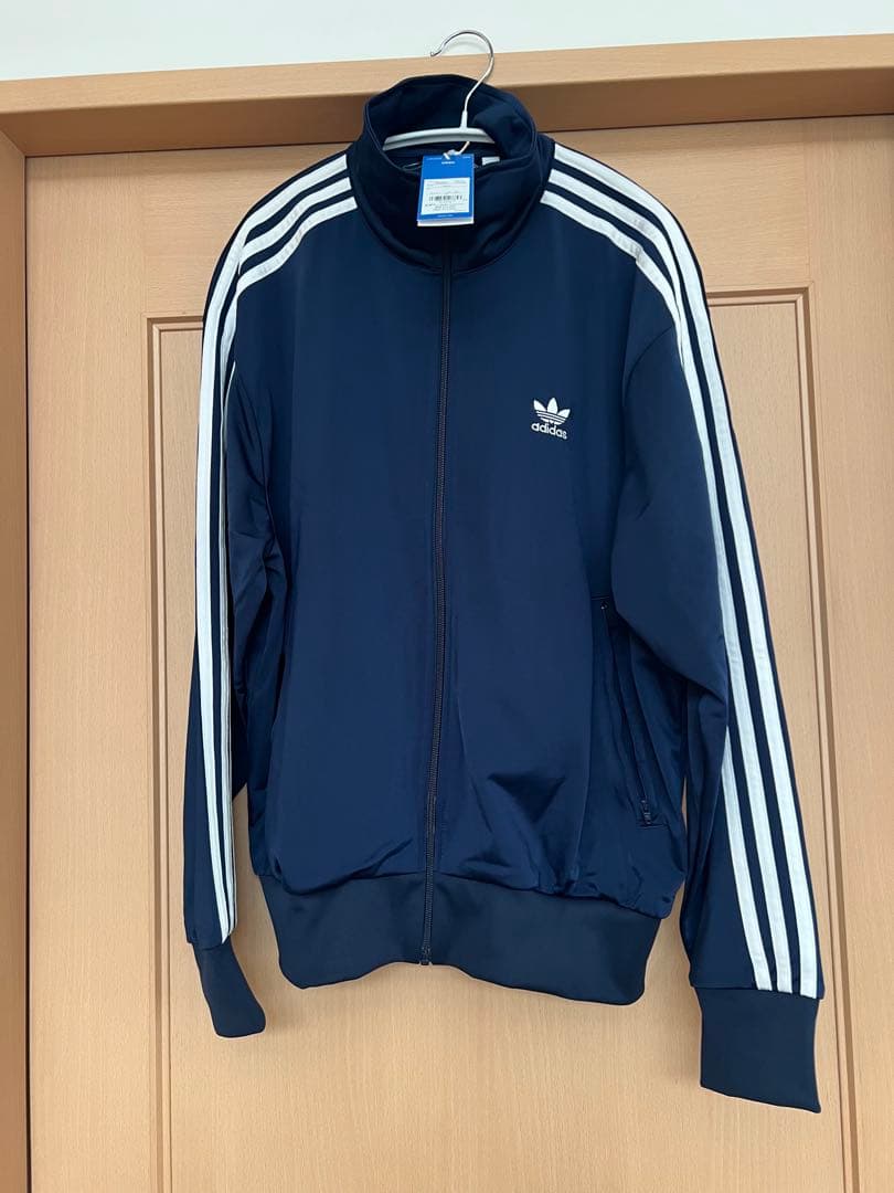 新品アディダスアディカラークラシックスルーズ ファイヤーバード トラックトップ☆