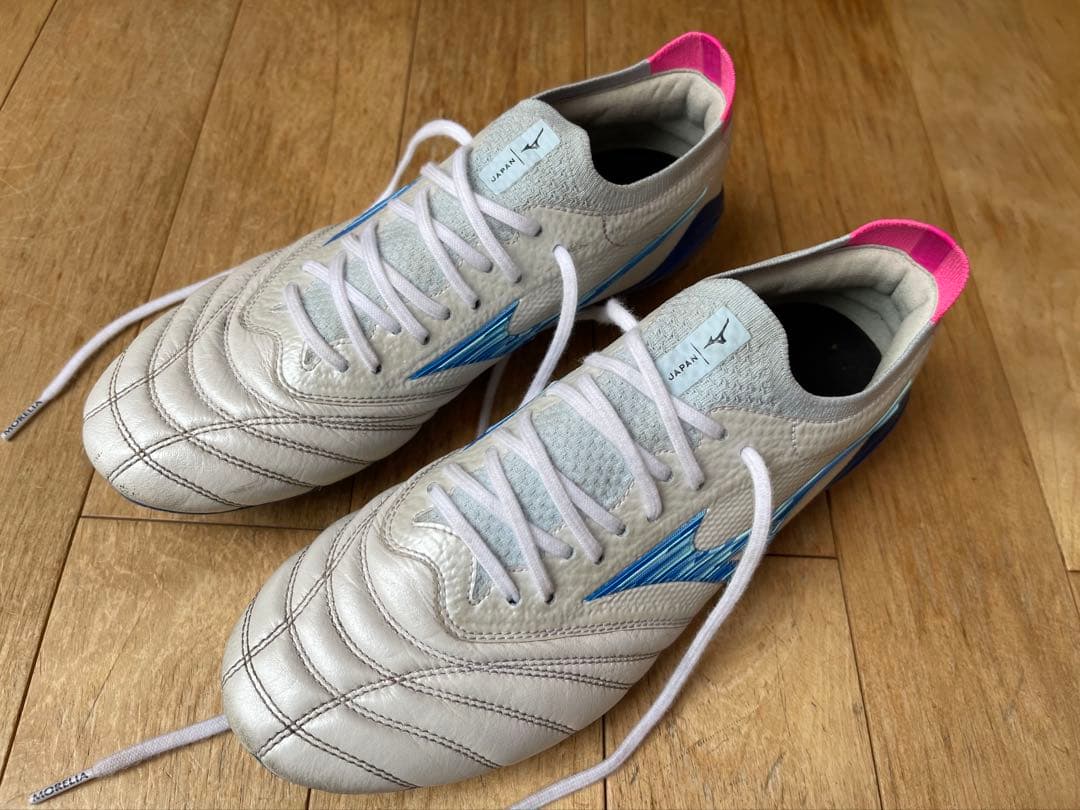 ミズノ モレリアネオ 4β JAPAN AG(ホワイト×ブルー×ピンク)