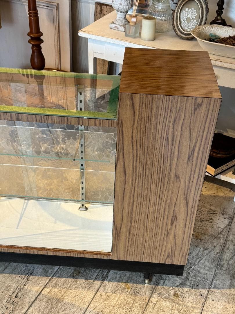 古いガラスショーケースカウンター 店舗什器 Rガラス レトロガラスヴィンテージ