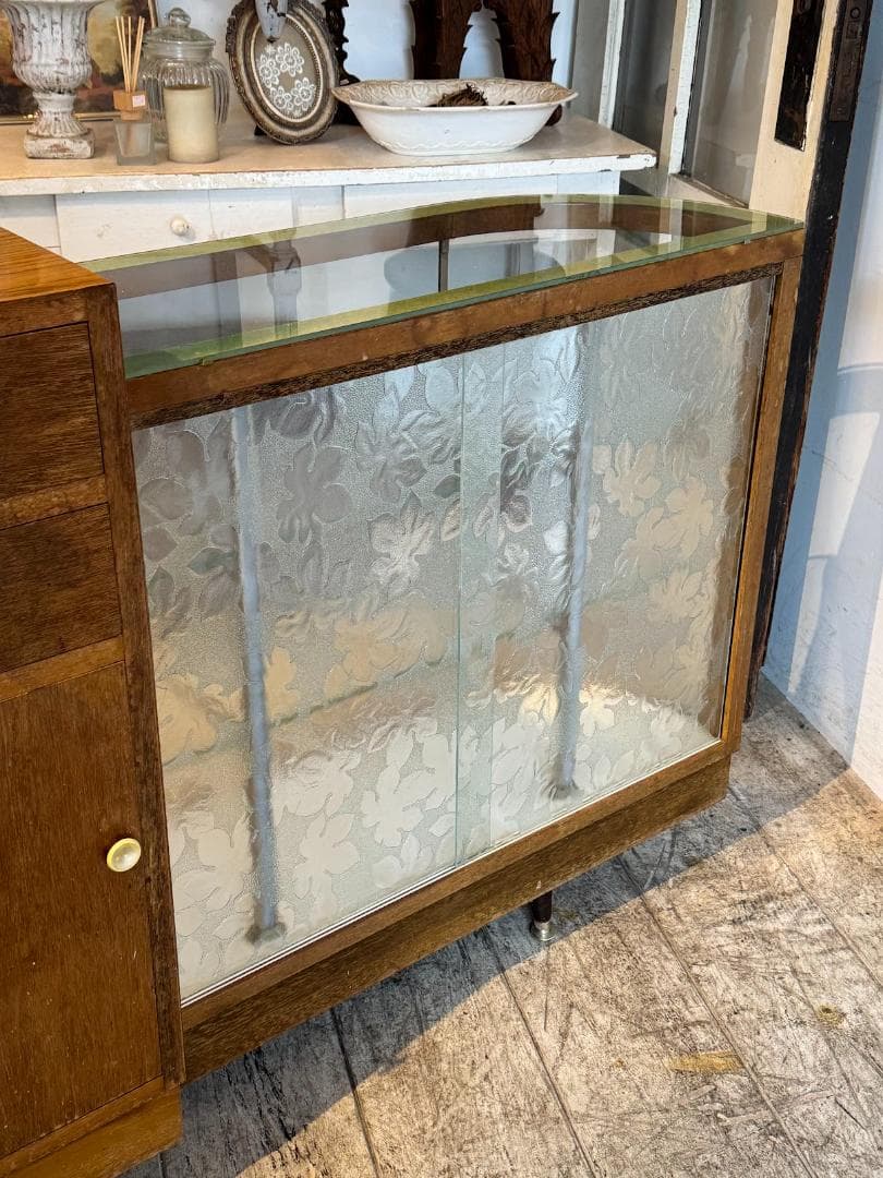 古いガラスショーケースカウンター 店舗什器 Rガラス レトロガラスヴィンテージ