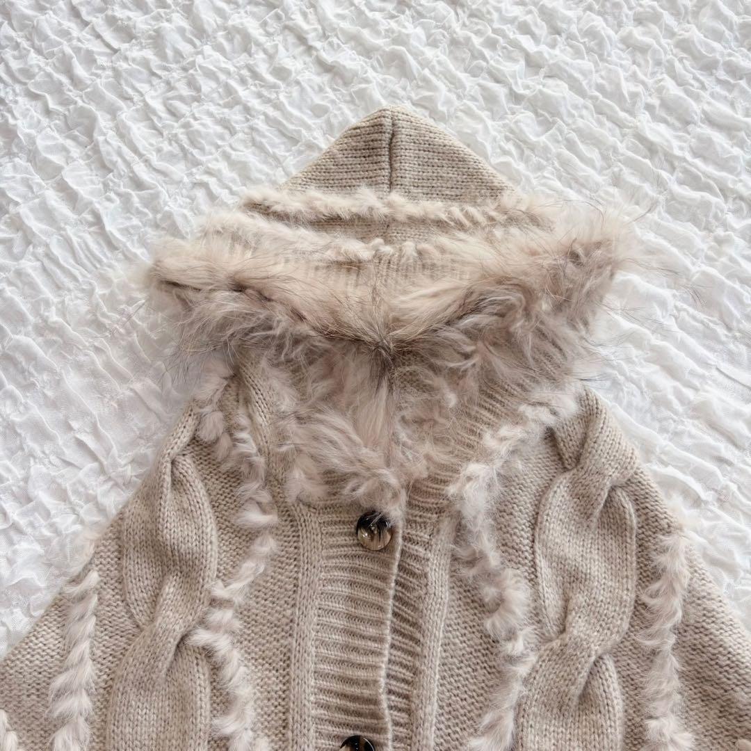 【美品】 バーニーズニューヨーク ファー付ニットポンチョ 近年モデル