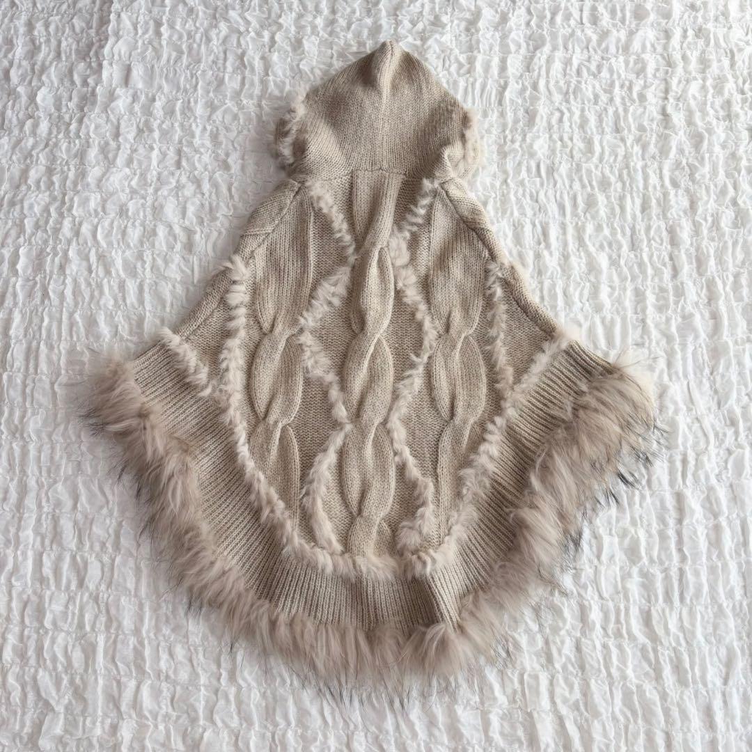 【美品】 バーニーズニューヨーク ファー付ニットポンチョ 近年モデル