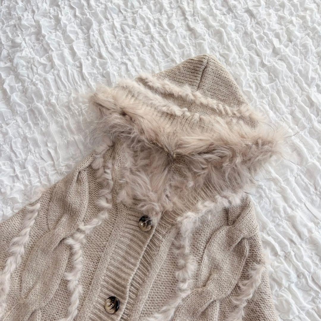 【美品】 バーニーズニューヨーク ファー付ニットポンチョ 近年モデル