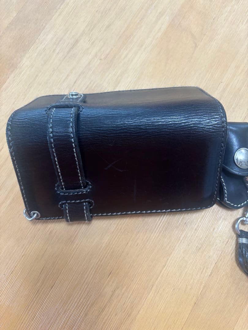 ブラックレザーウォレットチェーンアルバカーキシルバーコンチョ