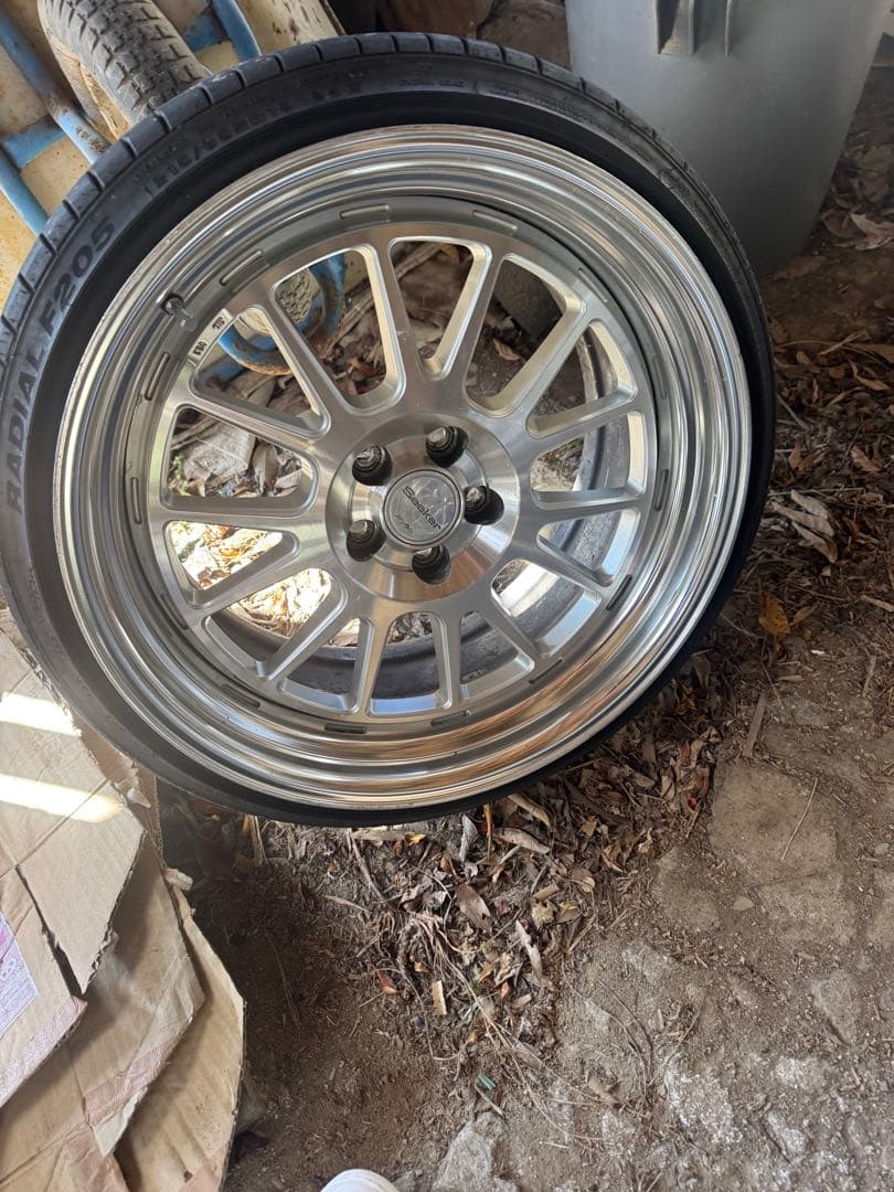 18インチ シルバー