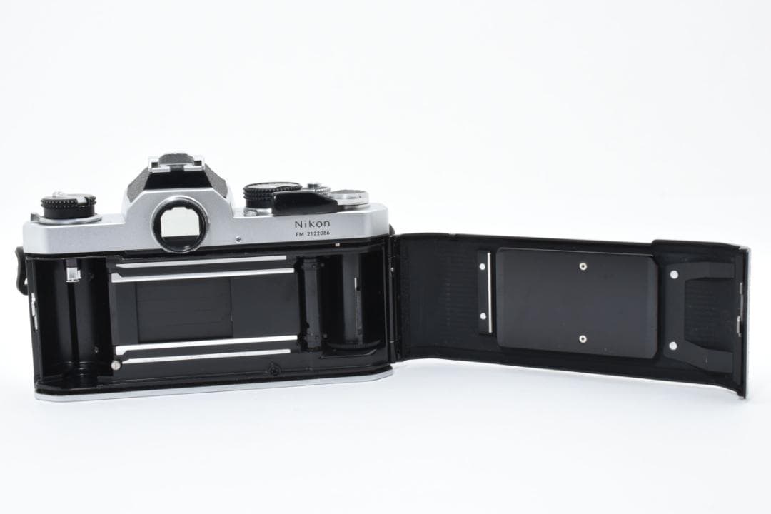 超美品 NIKON FM シルバー フィルムカメラ　モルト新品交換済 M258