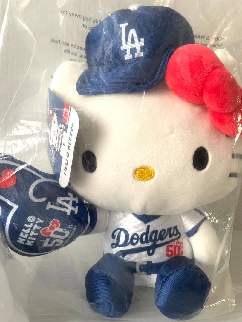 ハローキティーナイト ドジャース50周年記念コラボ キティー人形