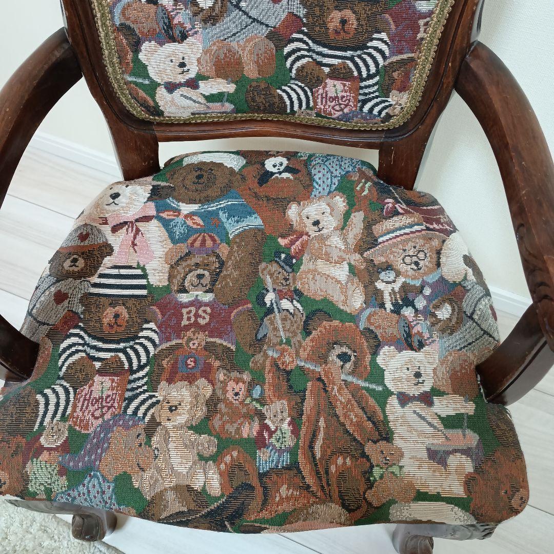 アンティーククマ刺繍 木製椅子