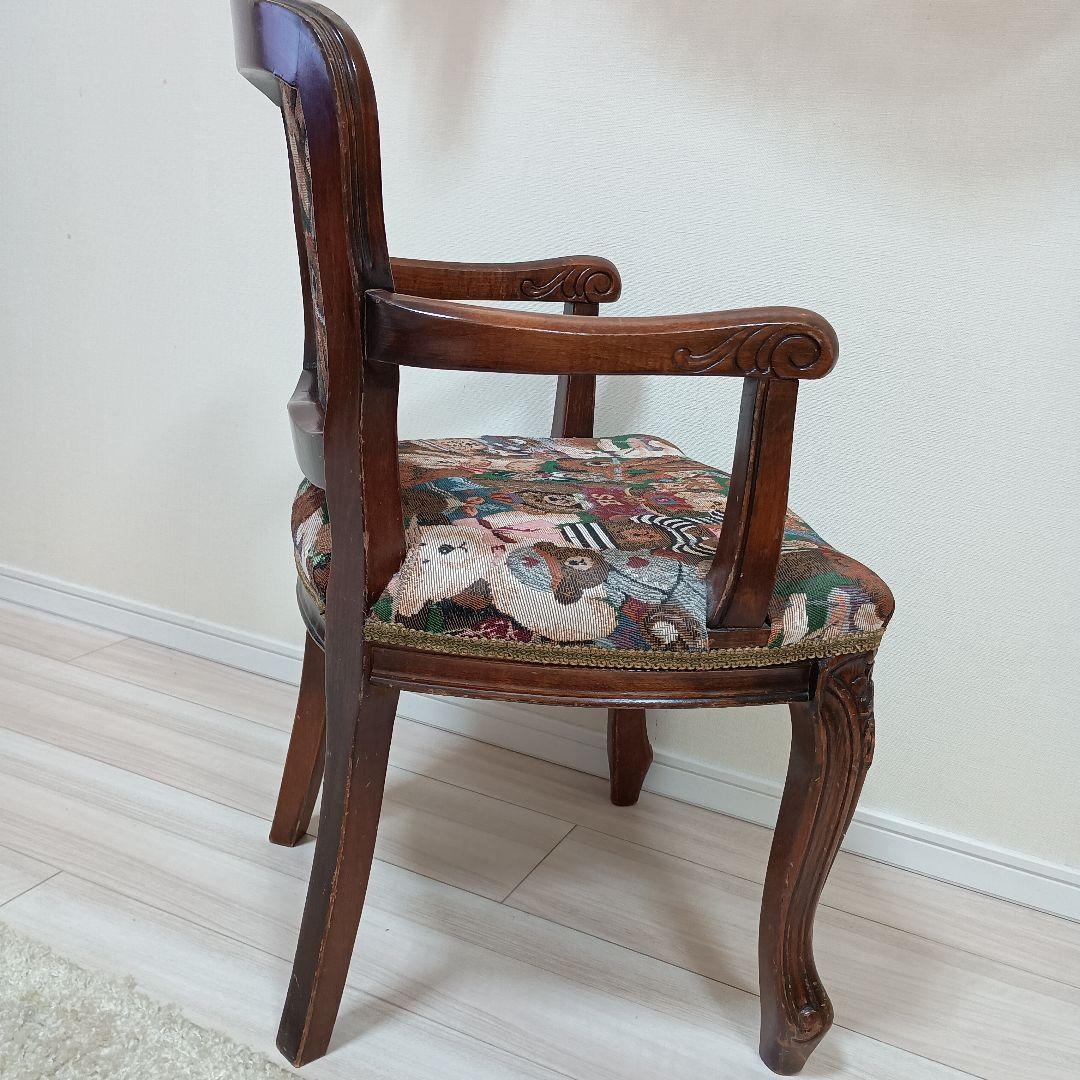 アンティーククマ刺繍 木製椅子